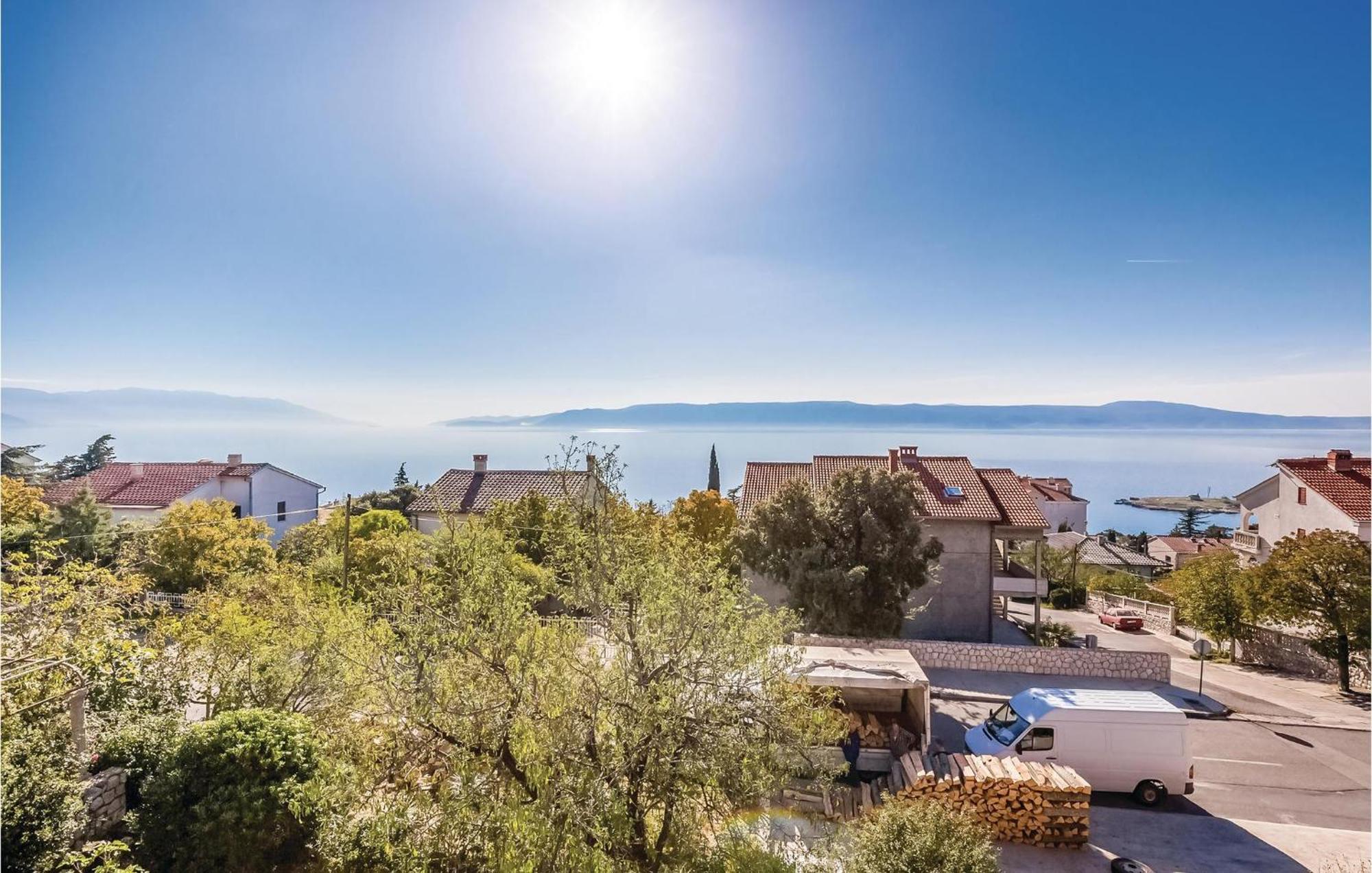 Stunning Apartment In Novi Vinodolski With Wifi Exterior foto