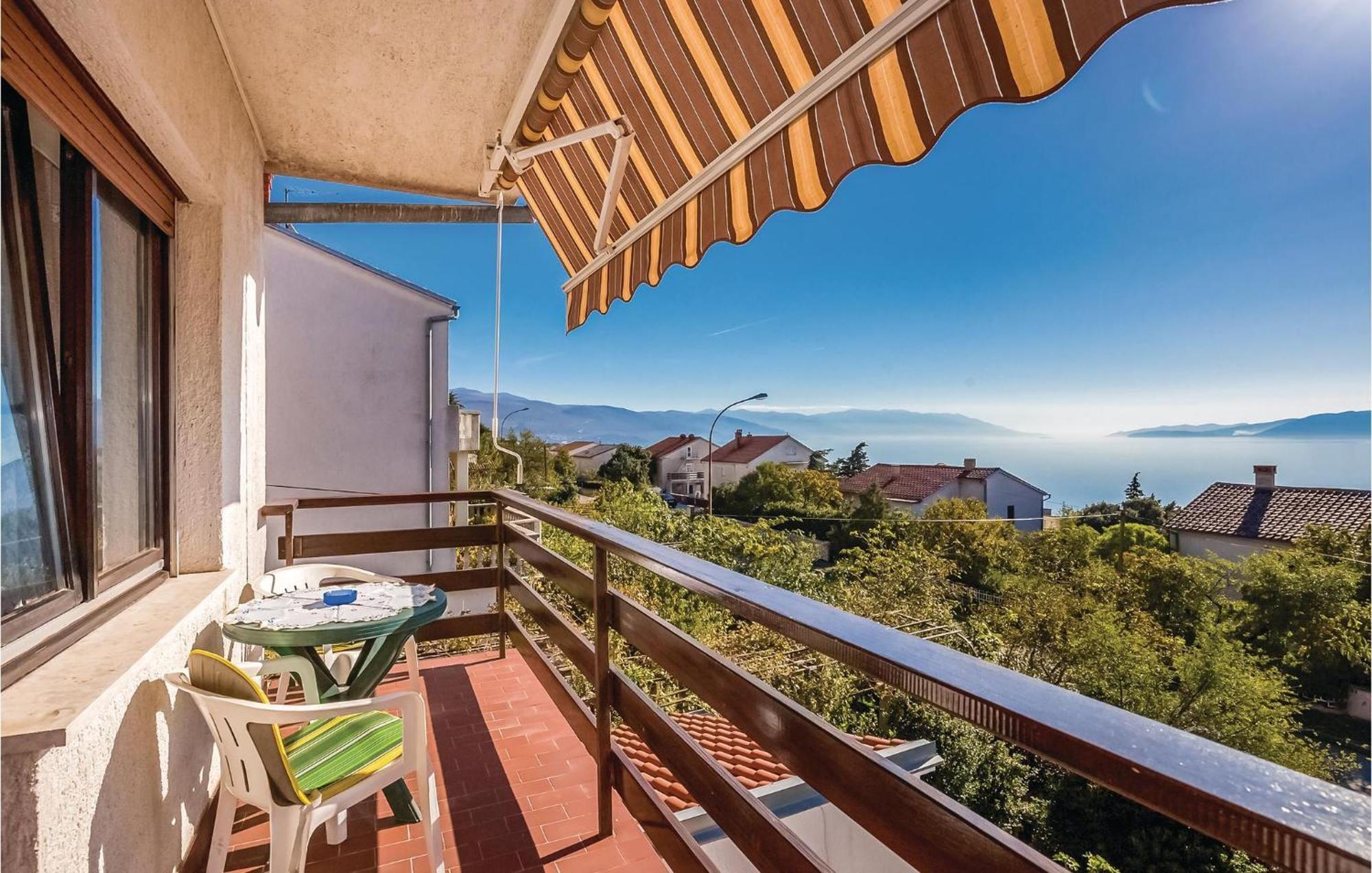 Stunning Apartment In Novi Vinodolski With Wifi Exterior foto
